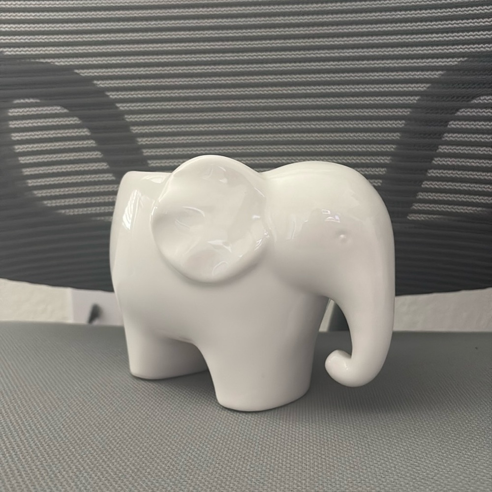 Elephant Pot